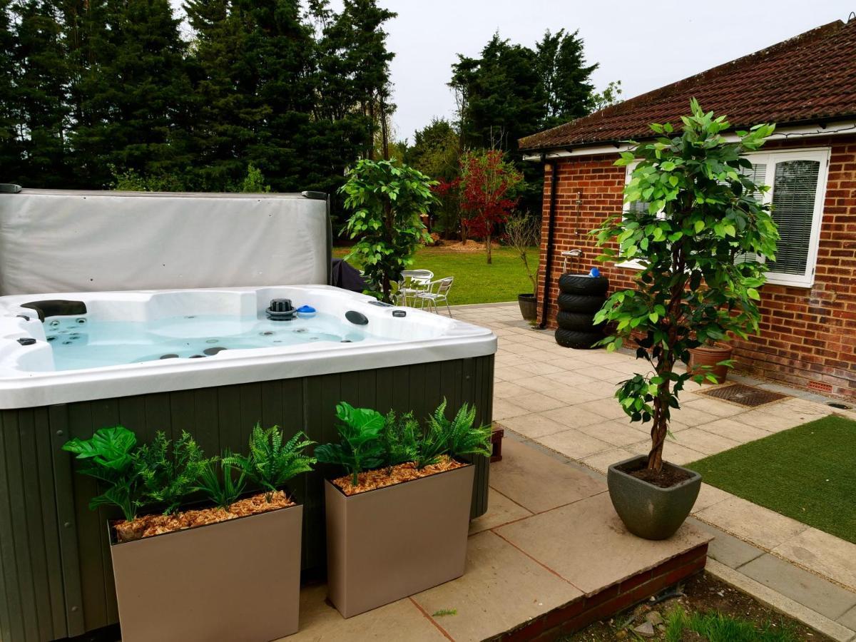 Deluxe 4 5 Bed Hot Tub Cinema Room 15 Saffron Walden Exteriér fotografie